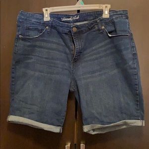 Dark wash Universal Thread denim shorts